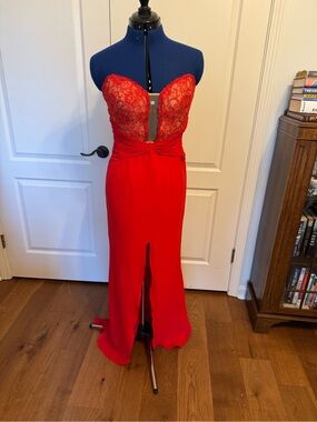 Red Strapless Lace Bust Evening Gown